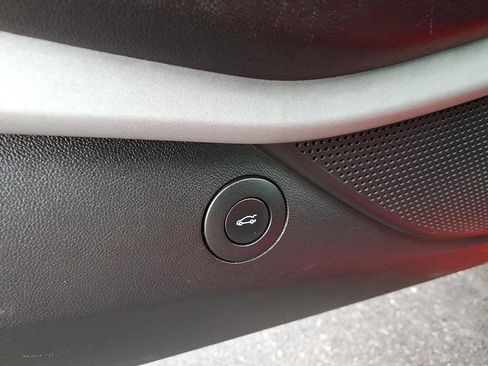 Used 2019 Chevrolet Camaro LT image 15