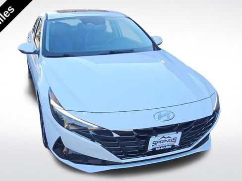 Used 2023 Hyundai Elantra Limited image 3