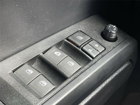 Used 2021 Toyota Tacoma SR AWD/4WD image 19