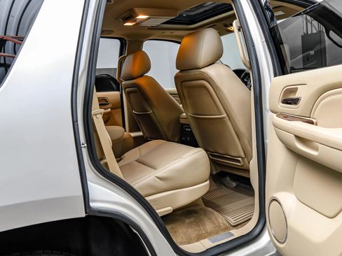 Used 2012 Cadillac Escalade Premium AWD/4WD image 47