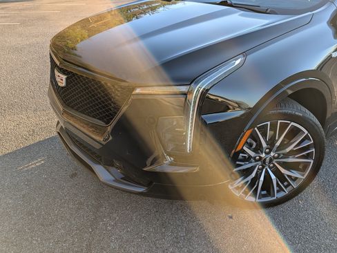 Used 2024 Cadillac XT4 Sport image 13