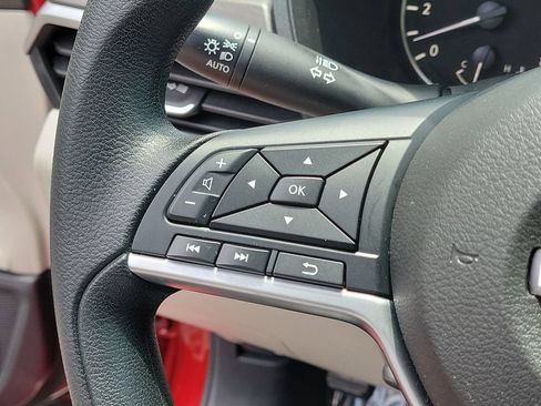 Used 2025 Nissan Altima 2.5 SV FWD image 27