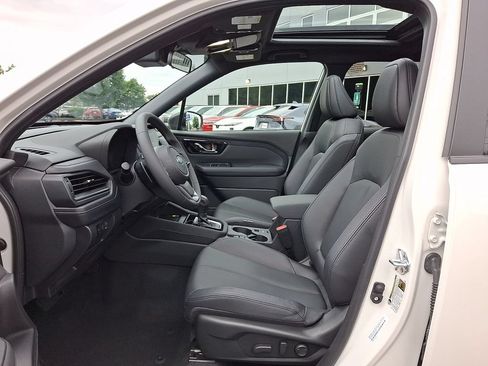 Used 2025 Subaru Forester Limited AWD/4WD image 13