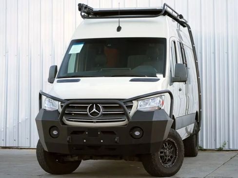 Used 2019 Mercedes-Benz Sprinter 2500 w/ Premium Plus Package image 60