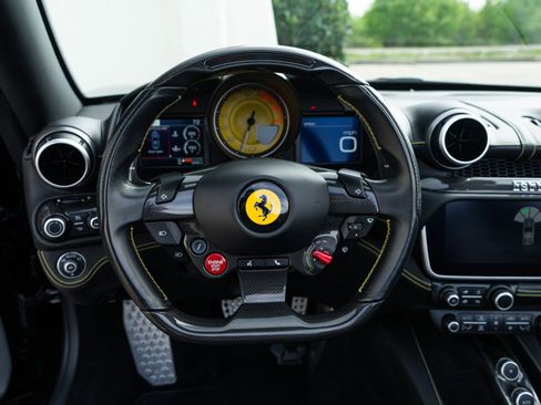 Used 2020 Ferrari Portofino image 13