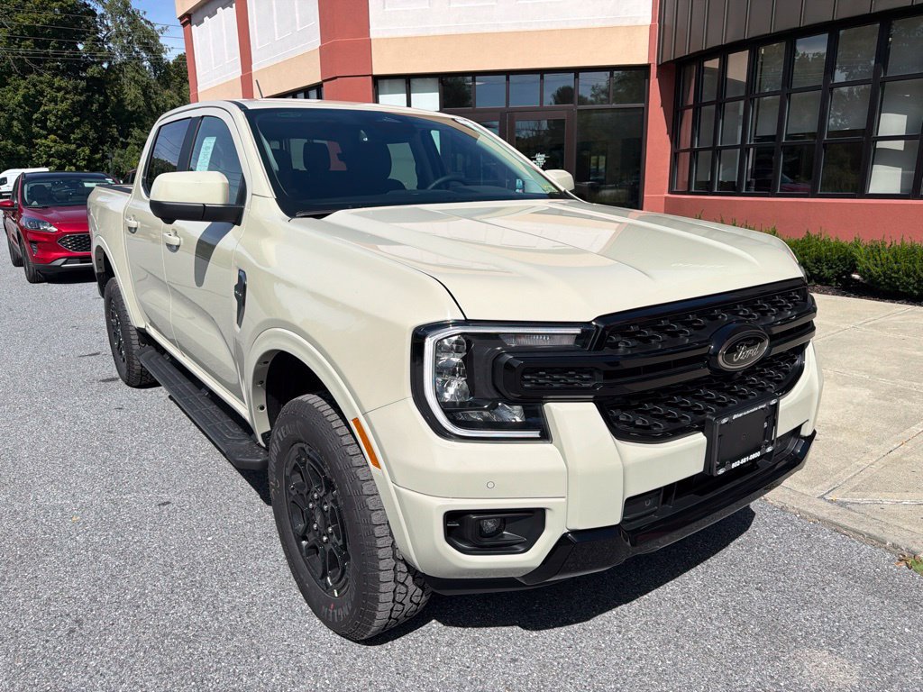New 2026 Ford Ranger Lariat w/ Black Appearance Package AWD/4WD image 9