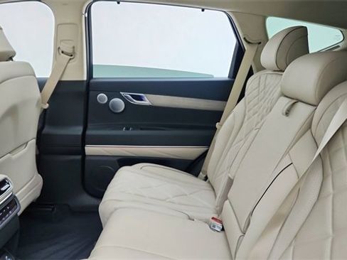 Used 2025 Genesis GV80 3.5T Prestige image 30