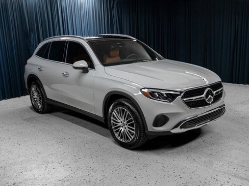 New 2026 Mercedes-Benz GLC 300 image 3