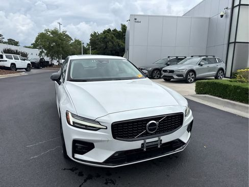 Used 2024 Volvo S60 B5 Core FWD image 6