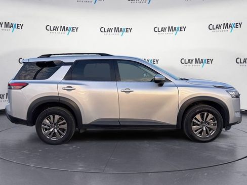 Used 2025 Nissan Pathfinder SV AWD/4WD image 6