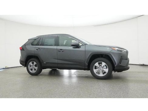 New 2025 Toyota RAV4 XLE AWD/4WD image 29