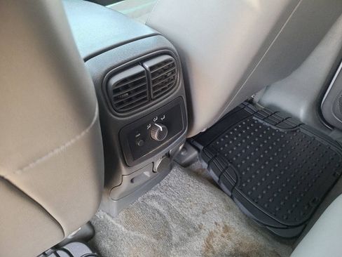Used 2004 GMC Envoy XUV SLE w/ 1SB Preferred Equipment Group AWD/4WD image 22