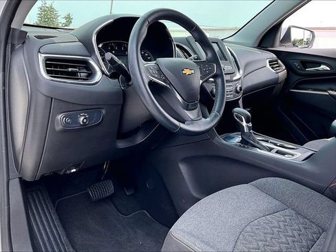 Used 2024 Chevrolet Equinox LT FWD image 8