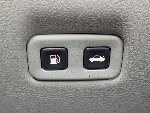 Used 2008 Chevrolet Corvette Coupe w/ Preferred Equipment Group image 35