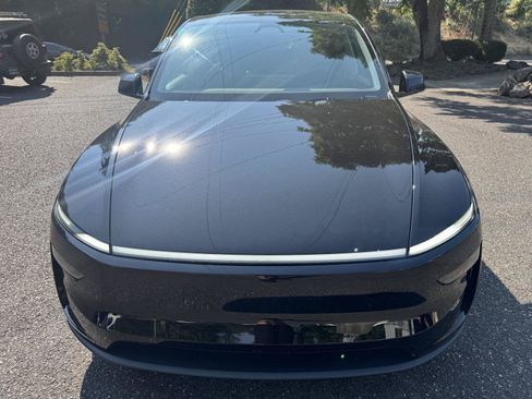 Used 2026 Tesla Model Y AWD image 8