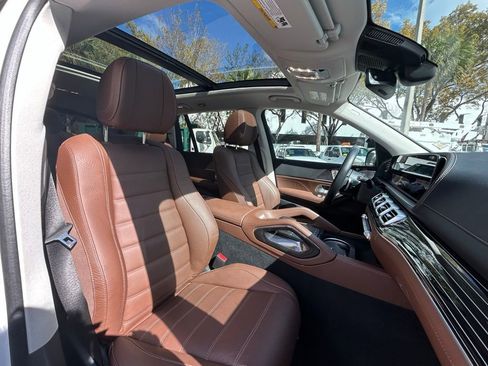 Used 2024 Mercedes-Benz GLS 580 GLS 580 w/ Warmth & Comfort Package image 40