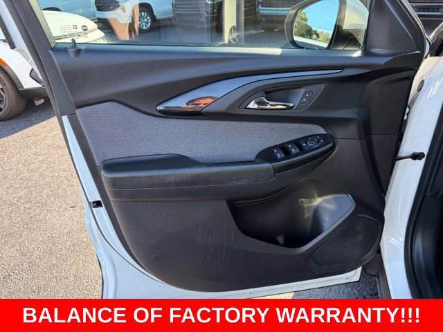 Used 2023 Chevrolet TrailBlazer LT FWD image 12