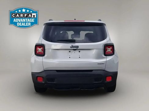 Used 2015 Jeep Renegade Latitude FWD image 6