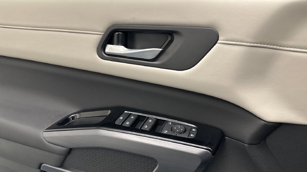 New 2026 Nissan Pathfinder SL AWD/4WD image 15
