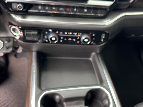 Used 2025 Chevrolet Silverado 2500 High Country w/ High Country Premium Package AWD/4WD image 12