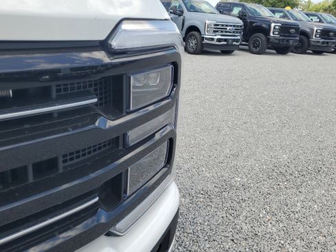 New 2025 Ford F250 Platinum w/ FX4 Off-Road Package image 4