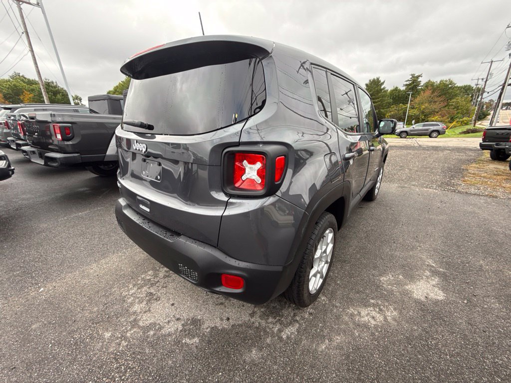 Certified 2023 Jeep Renegade Latitude AWD/4WD image 5