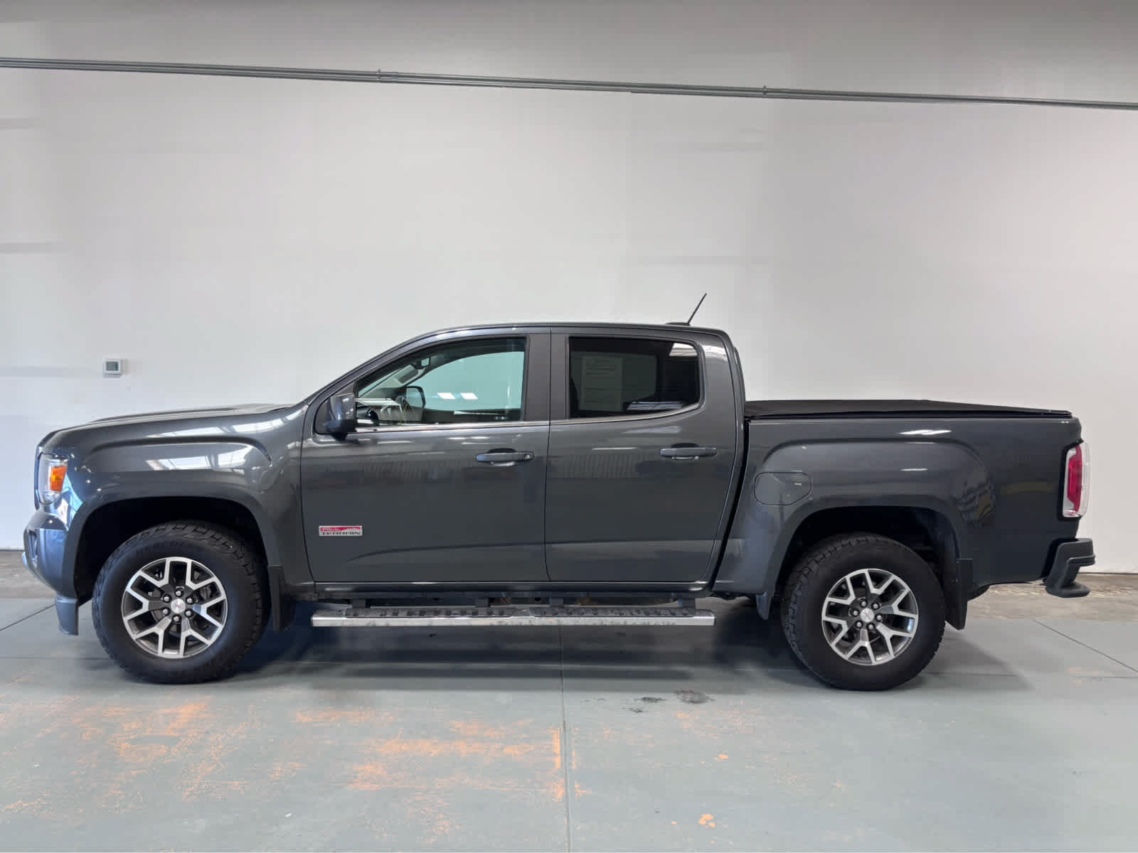 Used 2016 GMC Canyon SLE w/ All Terrain Package AWD/4WD image 2