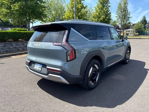 Used 2024 Kia EV9 Wind AWD/4WD image 7