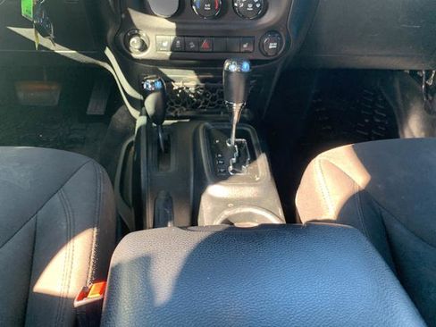 Used 2018 Jeep Wrangler Unlimited Sport S image 23