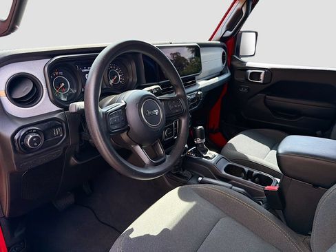 Used 2025 Jeep Gladiator Sport AWD/4WD image 24