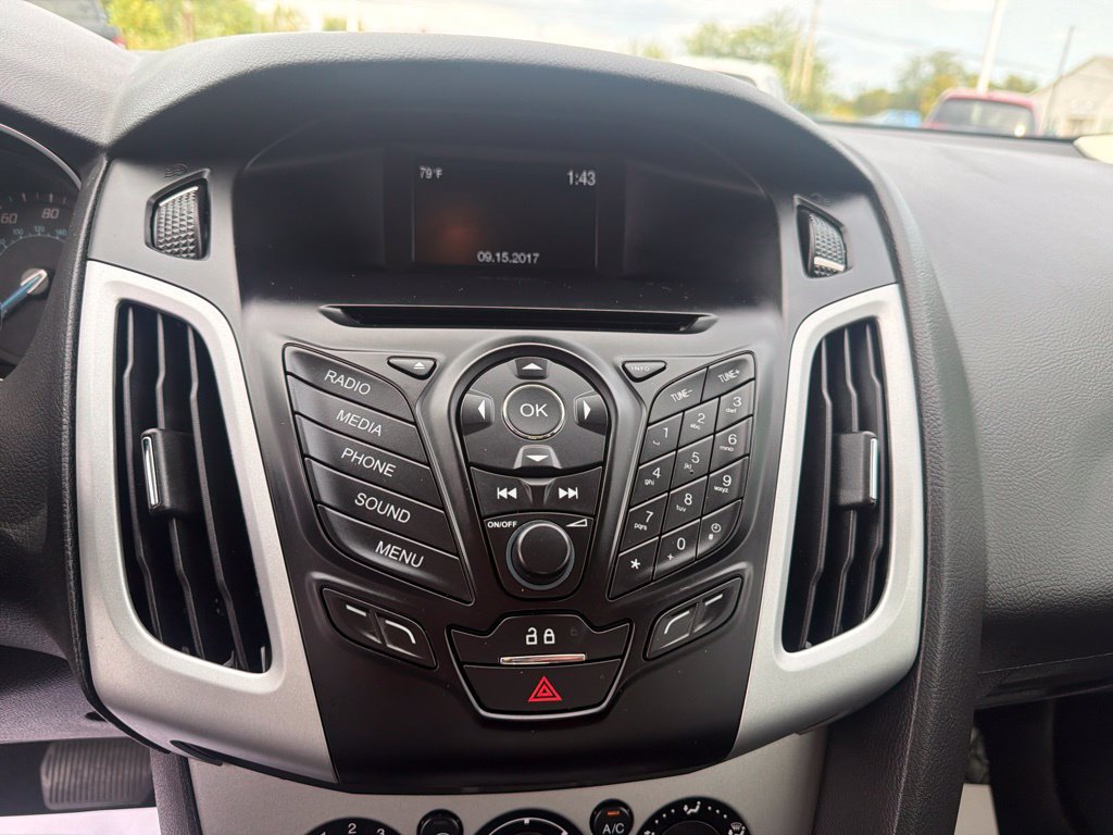 Used 2014 Ford Focus SE FWD image 26