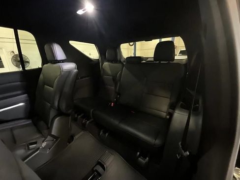 New 2026 Chevrolet Traverse Z71 w/ Enhanced Driving Package AWD/4WD image 24