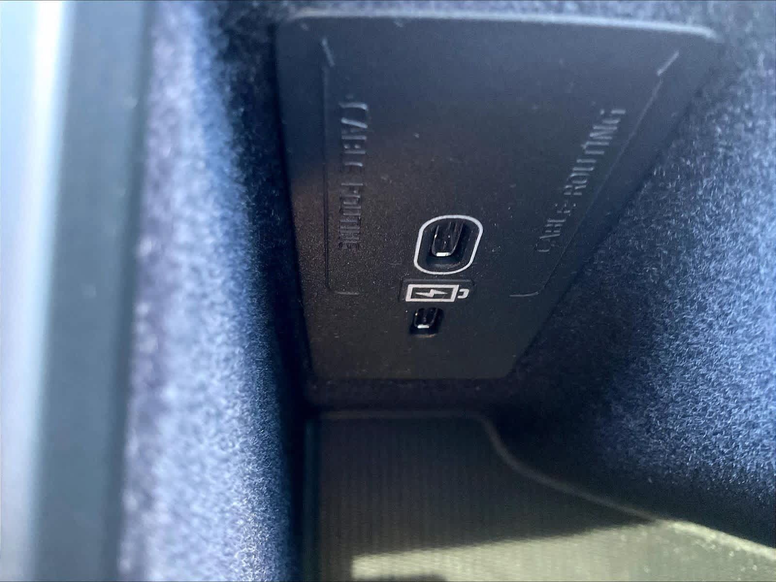 New 2027 Volvo XC60 B5 Plus AWD/4WD image 23