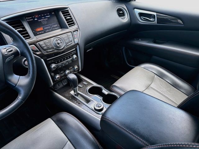 Used 2020 Nissan Pathfinder SL AWD/4WD image 23