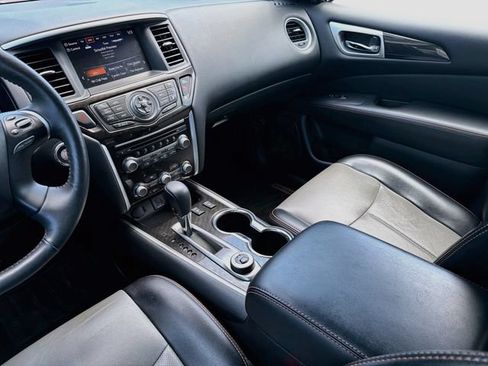 Used 2020 Nissan Pathfinder SL AWD/4WD image 23