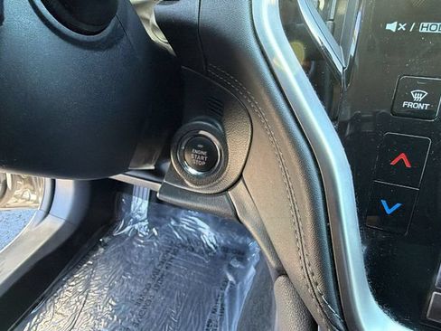 Used 2023 Subaru Outback Premium AWD/4WD image 17