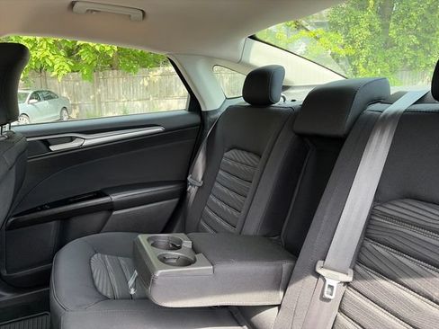 Used 2016 Ford Fusion SE FWD image 32