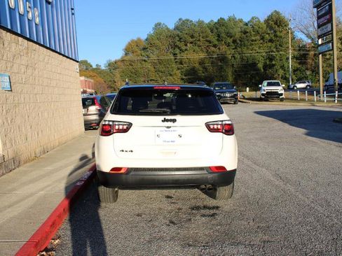 Used 2021 Jeep Compass Latitude w/ Sun and Sound Group image 5