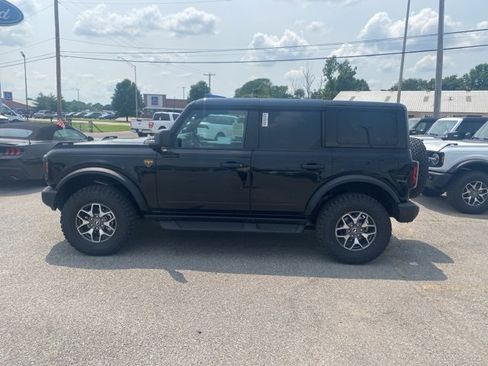New 2025 Ford Bronco Badlands image 3