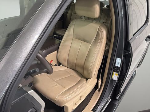 Used 2019 Ford F150 Lariat RWD image 9