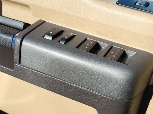 Used 2011 Ford F250 XLT w/ XLT Interior Pkg image 10