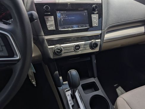 Used 2018 Subaru Outback 2.5i AWD/4WD image 10