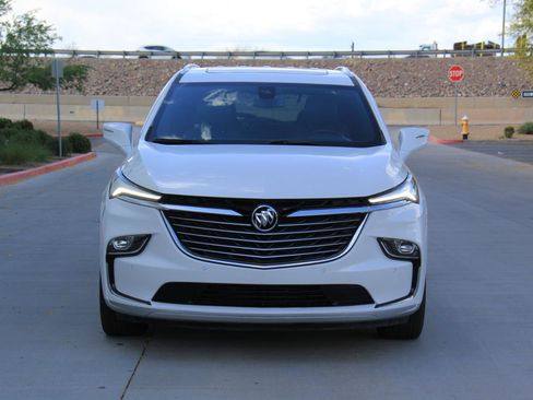Used 2024 Buick Enclave Essence FWD image 8