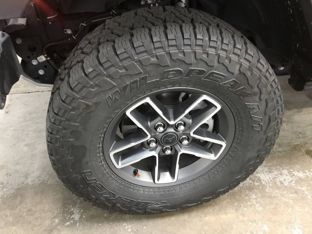 Used 2025 Jeep Gladiator Mojave AWD/4WD image 4