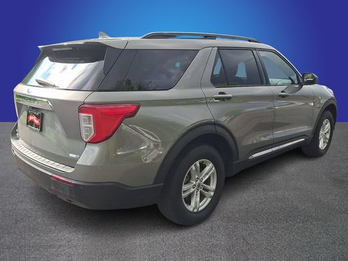 Used 2020 Ford Explorer XLT w/ Comfort Package AWD/4WD image 4