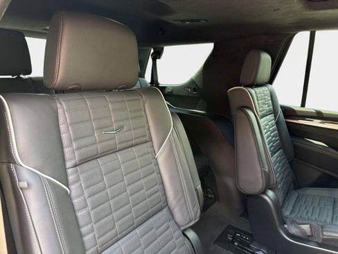 Used 2026 Cadillac Escalade V w/ LPO, ONYX Package image 31