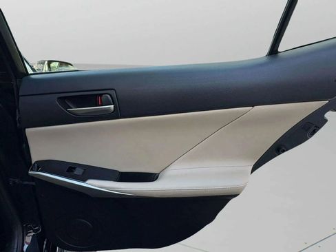 Used 2017 Lexus IS 300 F Sport image 17