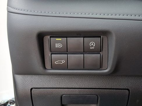 Used 2023 Toyota Highlander XLE AWD/4WD image 28