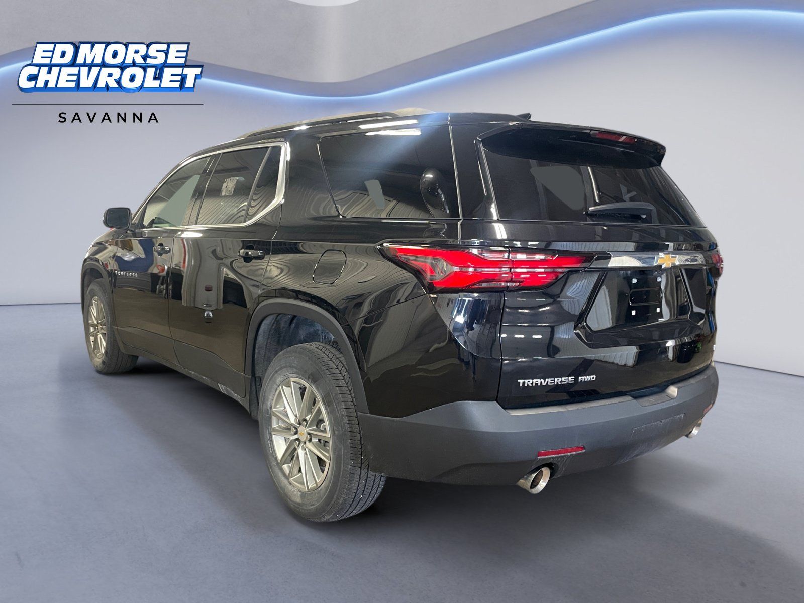 Used 2023 Chevrolet Traverse LT w/ Rear Camera Mirror Package AWD/4WD image 3