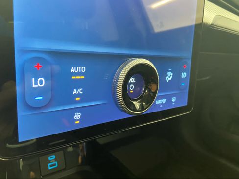 Used 2023 Ford Mustang Mach-E Select image 37